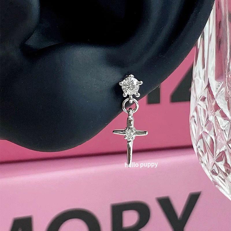 锌合金十字架吊坠耳骨钉女耳钉简约百搭轻奢小众高级感ins耳饰潮 到手价¥3.99